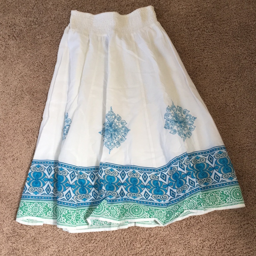 A women’s small petite skirt